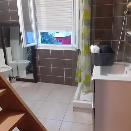 Calme Avec Terrasse Apartamento *